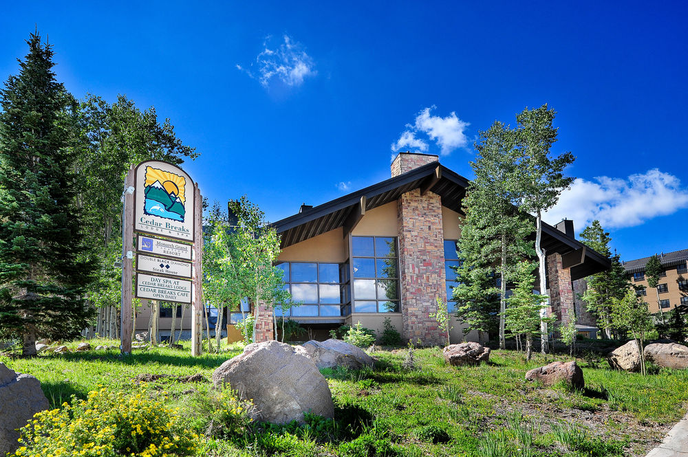 Image of front of Cedar Breaks Lodge resort