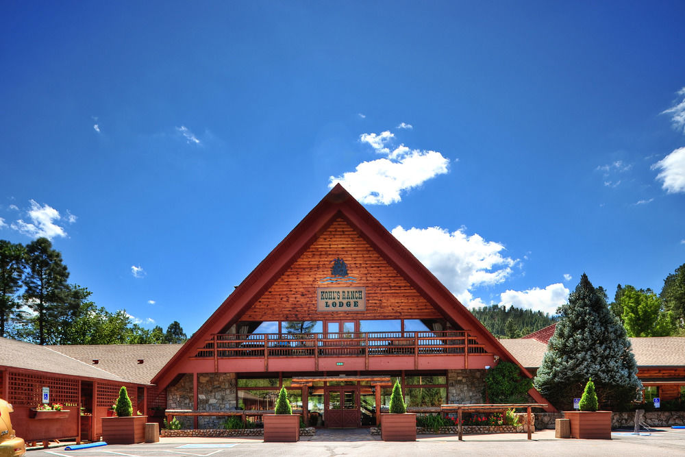 Image of Kohl's Ranch Lodge main entrance